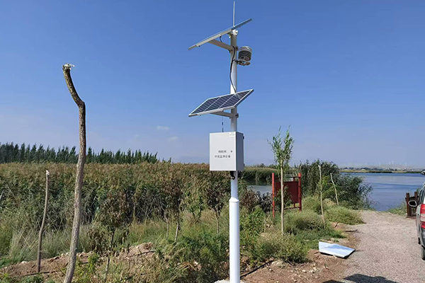 草原生態(tài)監(jiān)測氣象站圖片5